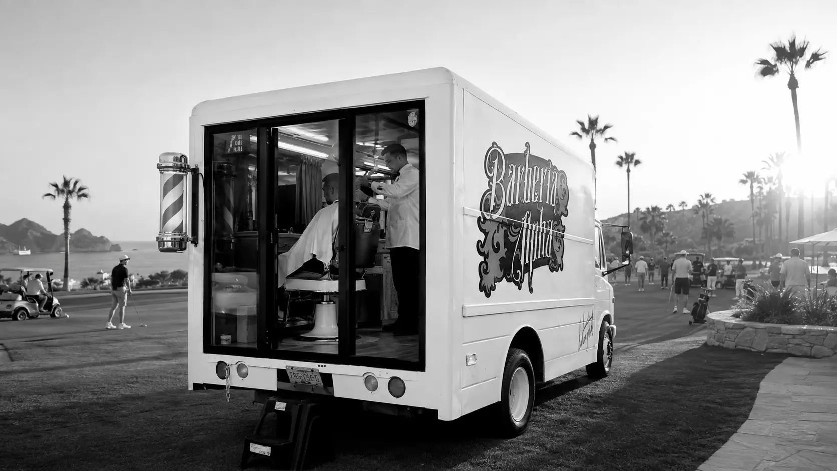 Alpha Truck atendiendo invitados en un evento de golf